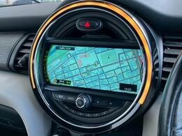先進のBMW　タッチパッド付きi-driveとほぼ同性能のHDDナビゲーションになります。USBインターフェースやブルートゥースオーディオなど様々な先進機能をお楽しみいただけます。