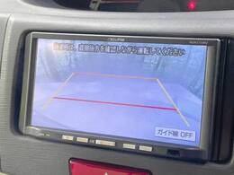 【バックカメラ】駐車時に後方がリアルタイム映像で確認できます。大型商業施設や立体駐車場での駐車時や、夜間のバック時に大活躍！運転スキルに関わらず、今や必須となった装備のひとつです！