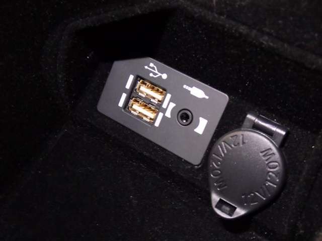USB電源つき♪　嬉しい装備ですね！