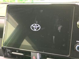 【10.5インチナビ】高級感とインパクトのある大画面ナビを装備。各種オーディオ操作はもちろん、スマホ連携もできる利便性の高いナビです♪