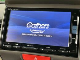 【純正ナビ】人気の純正ナビを装備。オーディオ機能も充実しており、Bluetooth接続すればお持ちのスマホやMP3プレイヤーの音楽を再生可能！毎日の運転がさらに楽しくなります！！