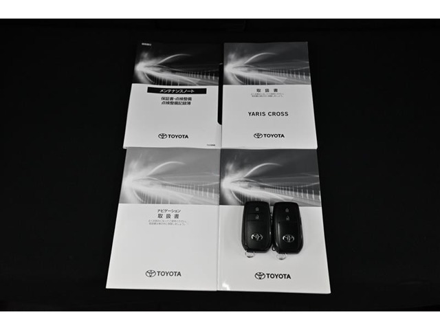 保証書・記録簿・取扱説明書と揃っていいます。キーの電池は新品にお取替えしてから納車させて頂きます。