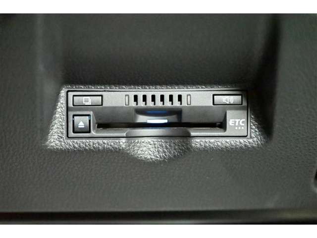 【ETC装備車】今の時代ETCが付いていない車の方が少数派になりましたね。何も考えずゲートを通過するだけです。