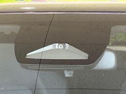 【トヨタセーフティセンス】走行中に前方の車両等を認識し、衝突しそうな時は警報とブレーキで衝突回避と被害軽減をアシスト。より安全にドライブをお楽しみいただけます。