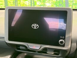 【ディスプレイオーディオ】お持ちのスマホやMP3プレイヤーとの無線接続で音楽再生が可能！コードで繋ぐわずらわしさも無く、手軽にお気に入りの音楽を楽しめます。