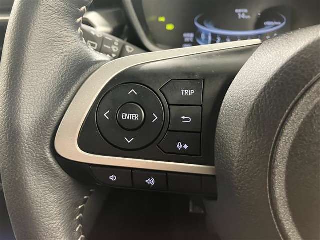 ステアリングスイッチ付きでオーディオコントロールもお手元で