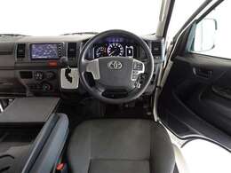 視界良好、操作しやすい運転席です。