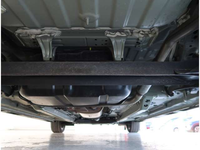 ご納車前には、弊社のメカニックがしっかりと点検・整備をさせて頂きます。