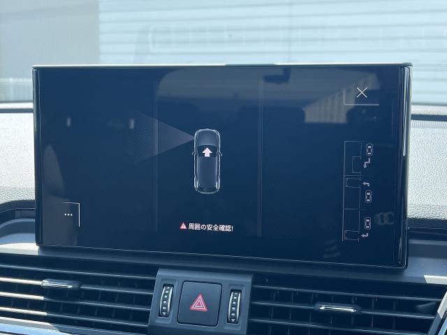 ●パークアシスト『決められた手順通りに車を停めれば、あとは自動的にステアリングが動き、ドライバーはアクセルとブレーキを操作するだけで駐車が可能です。』