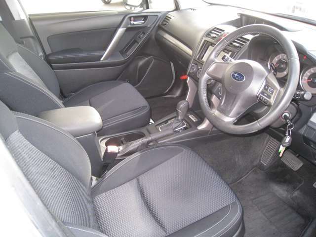 軽自動車から大型車まで何でもお探しします。色違い・希望車種・距離などご相談下さい。