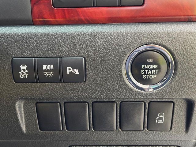 【パワースライドドア】スマートキーや運転席のスイッチでスライドドアの開閉が可能♪電動だから力を入れてドアを開ける必要が無く、小さいお子様でも、重い荷物を持っている時もラクに開け閉めできます♪