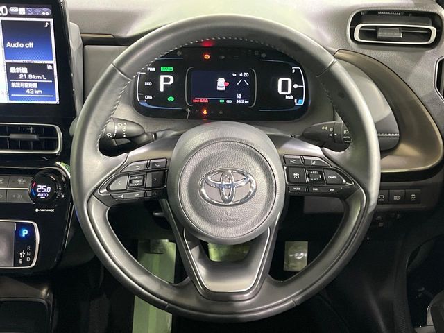 【駐車支援システム】駐車スペースを検知し、スムーズな駐車をアシスト。狭いスペースへの駐車など、駐車に自信の無い方におすすめの機能です♪