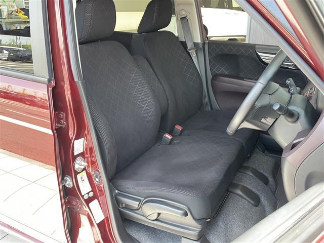 【運転席】『運転席周辺』の画像になります。写真の内容に関してご不明点、ご質問等がございましたらお気軽にガリバー店舗までお問い合わせください。