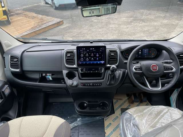 フロントインパネ周辺画像！車内広々！