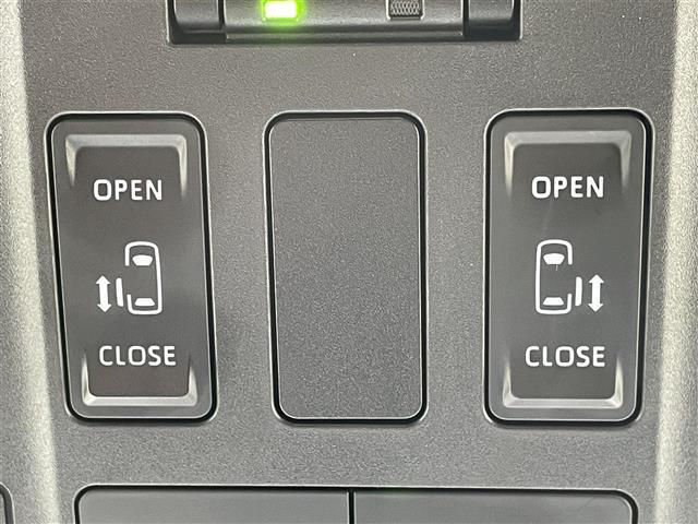 【両側パワースライドドア】小さなお子さまでもボタン一つで乗り降りラクラクです！両手に荷物を抱えている状態でもボタンを押せば自動で開閉するので、お買い物やお出かけの際にはとっても重宝します！