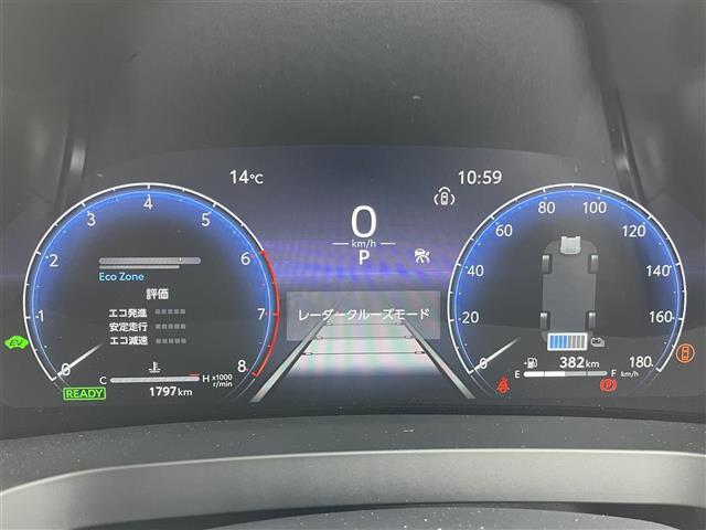 ODOメーターの表示値は1797kmです。店舗にて現車の確認もいただけますので、お電話で在庫のご確認の上是非ご来店くださいませ！！！
