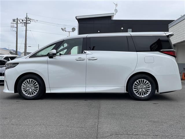 外装です！写真では実際の色味と違って見えたり、小さな傷が写らないこともあります。ぜひ当店にて現車をご確認ください！