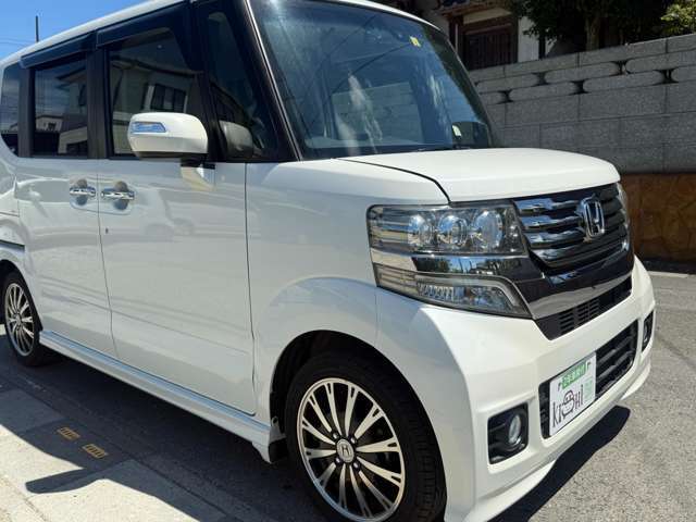 右フロント下部に修理跡がありますが、その他は、とてもきれいな状態で、修復歴は一切ありません。目立つ傷や凹みもなく、塗装も色褪せや不具合がなく良好です。傷については写真後半をご確認くださいませ。