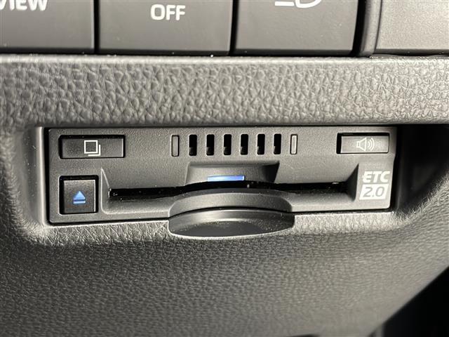 ◆【ETC】有料道路を利用する際に料金所で停止することなく通過できる、ETC車載器（ノンストップ自動料金収受システム機器）が装備されています。セットアップを行うことで利用可能になります。