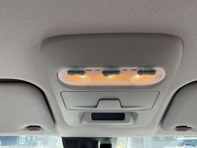 車内を明るく照らします