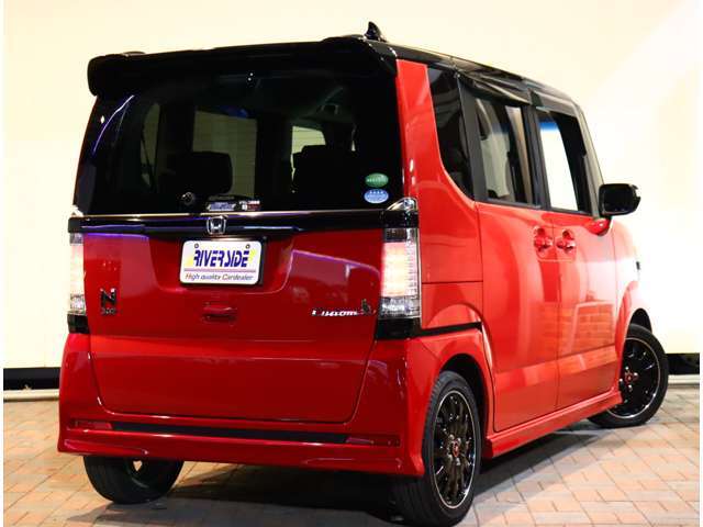 保証に関しましても、高年式車両にはメーカー保証や低年式車でも最長3年・走行無制限まで、ご用意させて頂いております（車輌によって条件が変わります。）