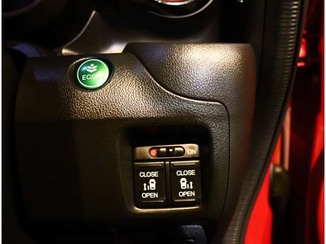 内外装クリーニングが実施されますので、気持ち良く新しいカーライフがスタートできます