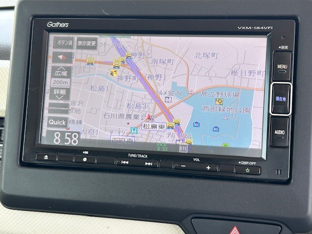 お出かけの際に安心のナビ付です☆バックカメラ機能で駐車もスムーズに行えます。