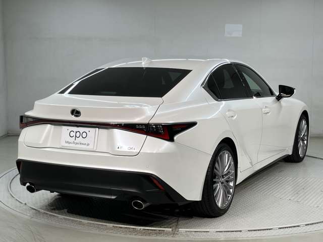 上質で洗練された快感の走りをご体感ください。