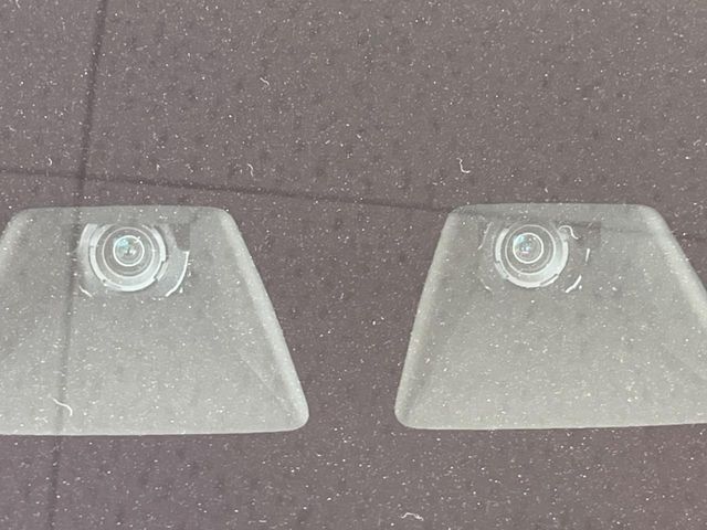 【スマートアシスト】走行中に前方の車両等を認識し、衝突しそうな時は警報とブレーキで衝突回避と被害軽減をアシスト。より安全にドライブをお楽しみいただけます。