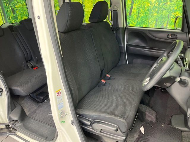 運転席シート廻りは使用感も少なく、良好な状態となっています。丁寧に使われていたことがよくわかりますね。