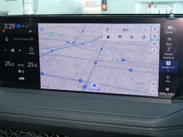 ナビゲーションの利用方法は2通りで、お客様WiFiを接続してナビの使用が可能になります！一度セットすればその後の利用は簡単♪（接続に関する費用・通信料等はお客様のご負担となります、ご了承ください）