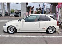 お車は見られなくても購入はできますが、現状でのお渡しをご理解できる方と致します。後付け部やパーツなど保証は一切ございません。気になる場合は動作確認してきますのでお電話でご質問下さい。動画も送れます。