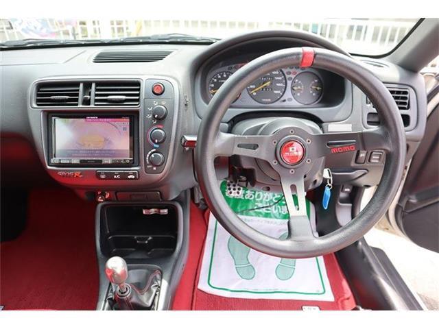 購入の仕方は・手付金を20％ご入金頂いた方に（売約済み！）となります。残りは納車までです。ローンもできますし、カードも使えます！ローン不安な方は店長に是非ご相談下さい。誠意を持って相談に乗ります！