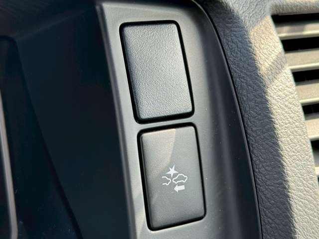 （株）AIS（自動車評価会社）にて全車輌の査定を受けております。下記の「車両品質評価情報」から傷の確認などが出来ますので、安心してお買い求め頂けます。