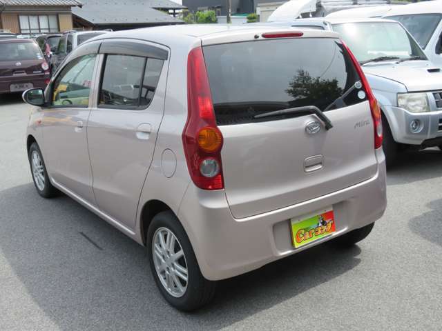 自社では板金塗装ブースも完備しておりますので車体の＊擦り傷＊へこみなどもしっかりと修理させていただいております！