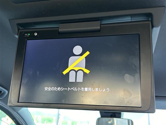 【後部座席操作部】後部座席を快適に過ごしていただくための便利な装備が付いています！