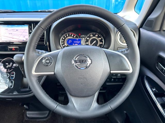 【ステアリングスイッチ】運転中、前方から目線をそらすことなく、オーディオ等の操作が可能な便利機能！安心＆快適なドライブを演出してくれます♪