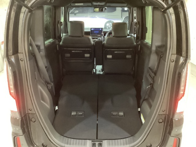 指定工場併設で末永く品質を保ちます。12ヶ月点検や車検はもちろんのこと、国家資格整備士によるお車のアドバイスも致します。