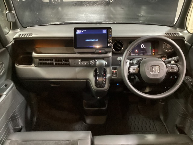 ホンダ系ディーラーで販売される全てのホンダ車なら、ホッと保証（無料）がついています。エアコン、純正オーディオを始め、エンジン、足廻りまでカバー。初回1ヵ月点検も無料で実施致します。