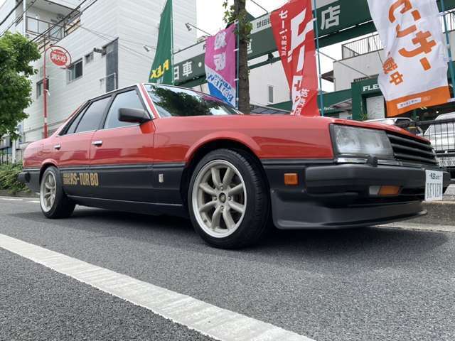 フロントスポイラーは短縮加工しています。これだけそのまま付けると変に低いしバランスも取れないし、そもそもスポイラー割ってしまう人が多いかなと。
