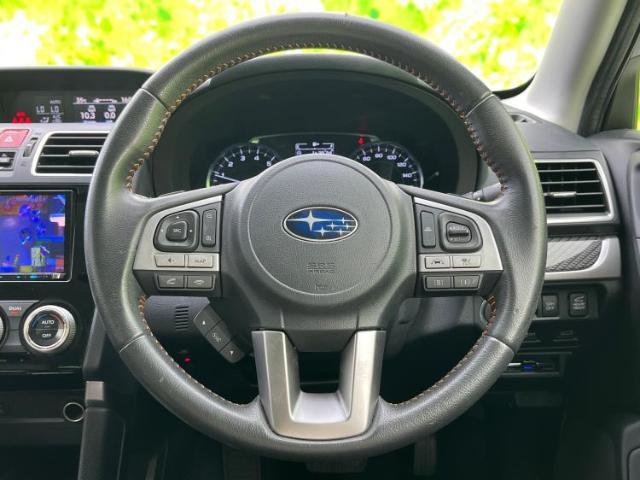 WECARSの展示場では実際に見て、触ってお車をお選びいただけます！知識の豊富な営業スタッフが様々なカーライフをご提案いたします！