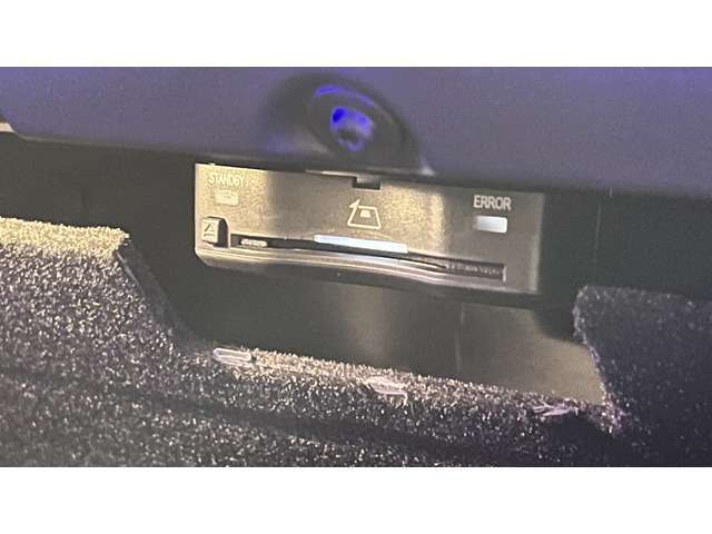 ETC2.0高速道路交通情報やITSスポット情報表示機能つきETC車載器。