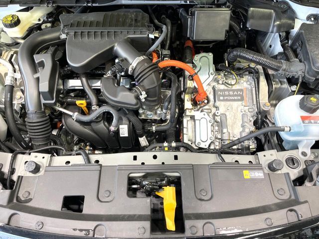 親切・丁寧な専門メカニックスタッフが応対！・車検・点検整備・事故等の修理などアフターサービスも安心。お車のカスタマイズもネクステージのサービススタッフまでご相談ください！