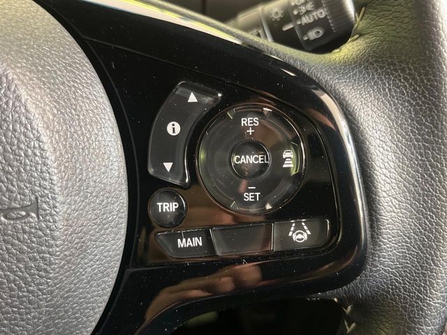 【アダプティブクルーズコントロール】高速道路での長距離走行が楽に！！自動で速度を保つクルーズコントロールが、衝突軽減システムと連携し、前方の車両を感知して車間を保つように速度調節してくれます！！