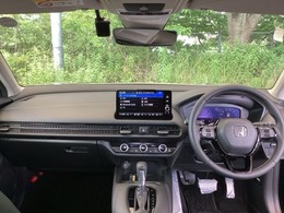 フロントガラスが大きく、ワイドな視界で運転もしやすくなるように、設計されています。