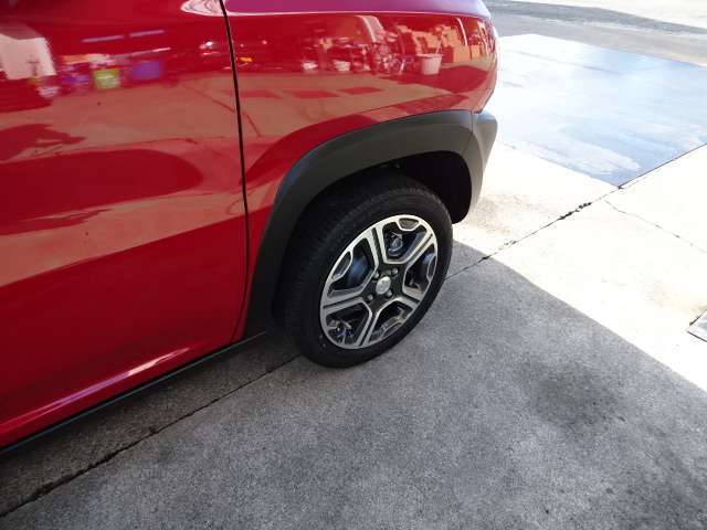 タイヤの残り溝も十分あります！