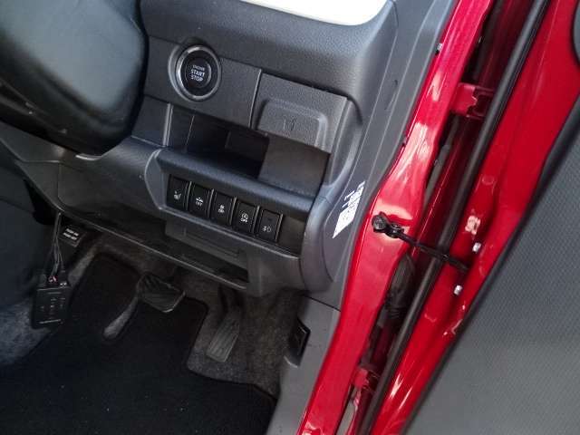 プッシュスタート！スマートキー！！安心の衝突軽減ブレーキ！