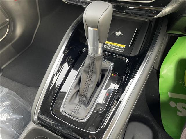 【シフトレバー】シフトも操作しやすく快適なドライブを楽しんでいただけます！