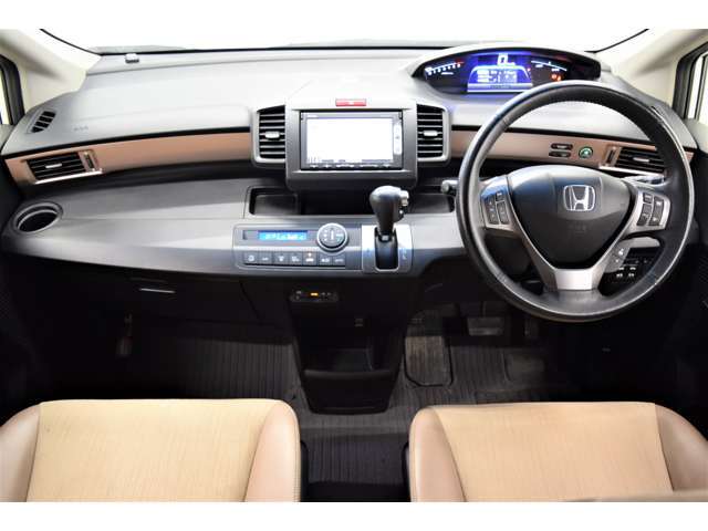視点が高いので視界も広々運転も楽々♪大きな車がご不安な方でも安心です！