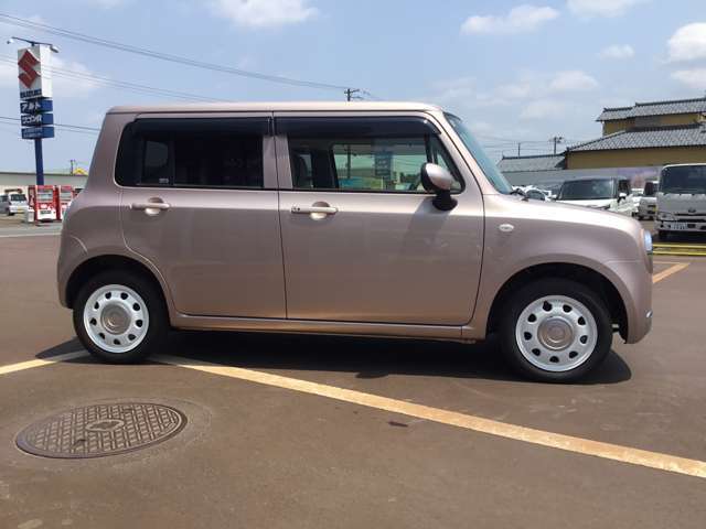 当社ユーザーからの下取り車です。車歴、メンテナンス歴も明瞭でコンディションは良好です！